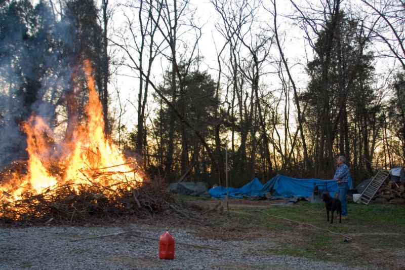 _dadandsmokeywatchthefire.jpg