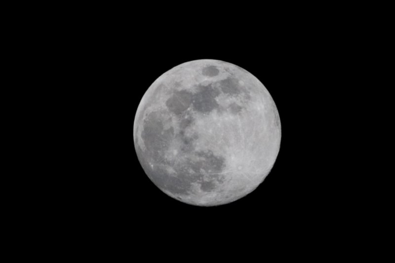 _themoon_3.jpg